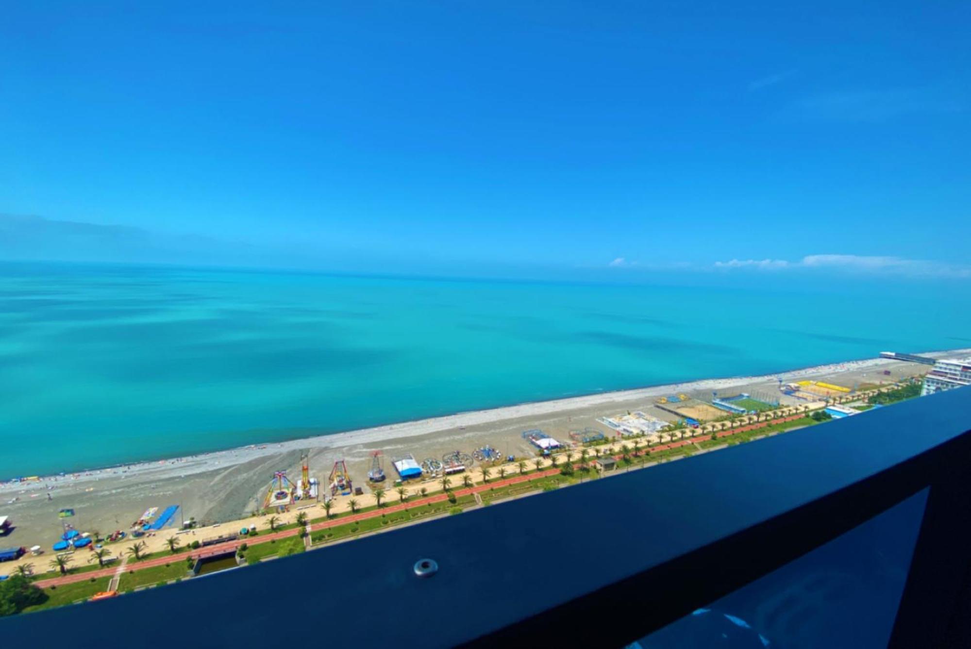 Relax And Unwind Premier Sea View Aparthotel In Batumi Eksteriør billede