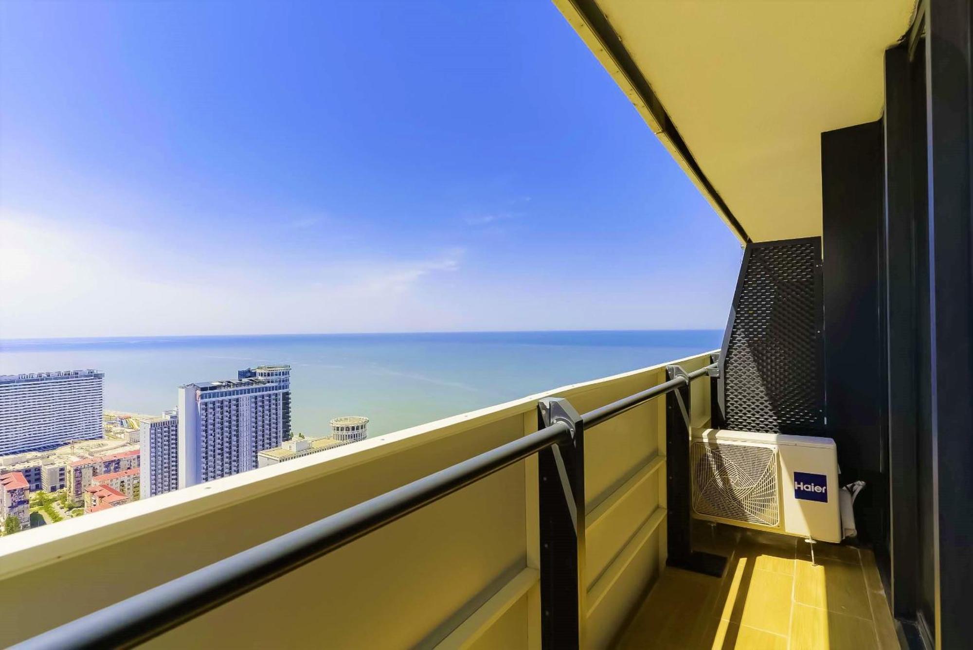 Relax And Unwind Premier Sea View Aparthotel In Batumi Eksteriør billede