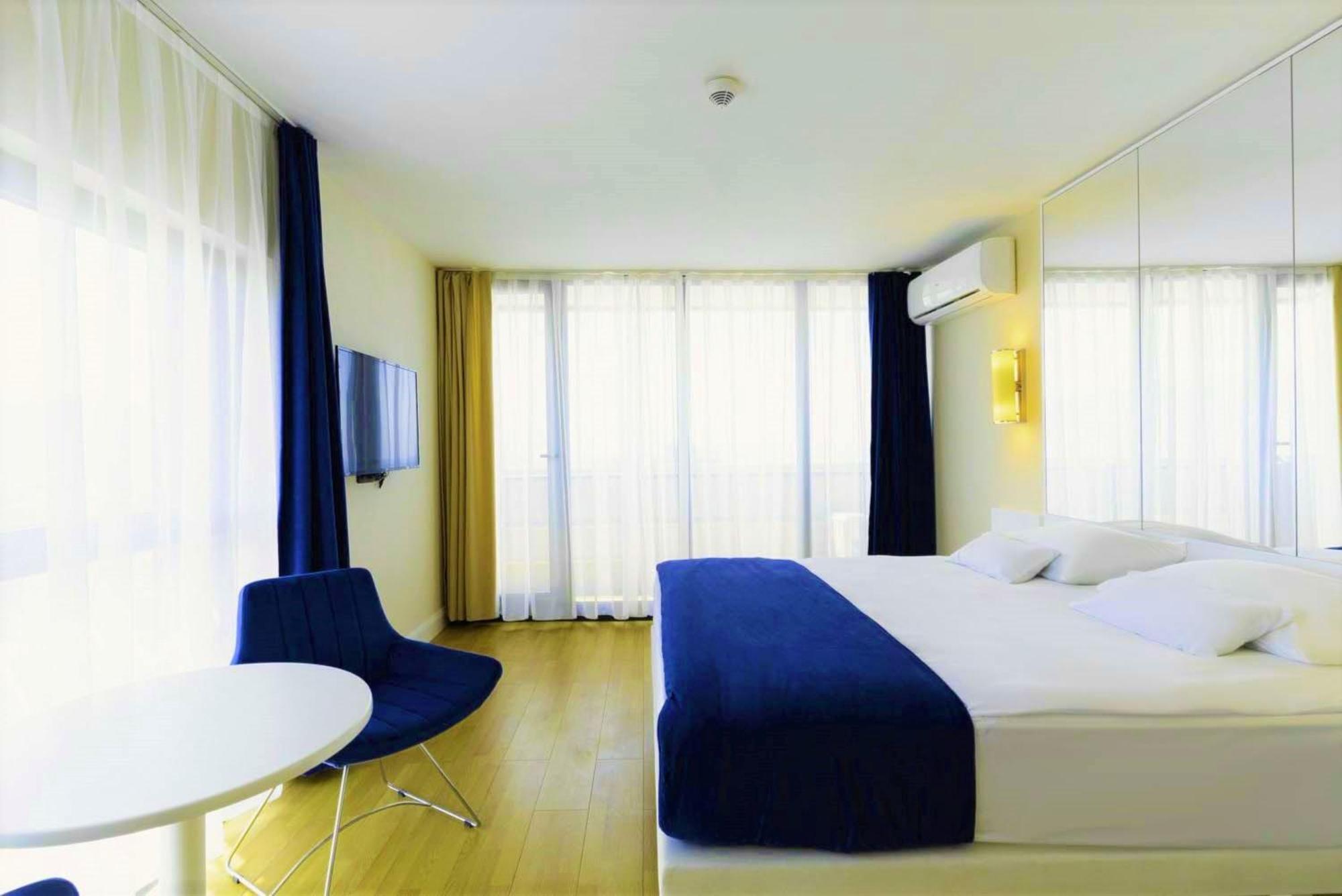 Relax And Unwind Premier Sea View Aparthotel In Batumi Eksteriør billede